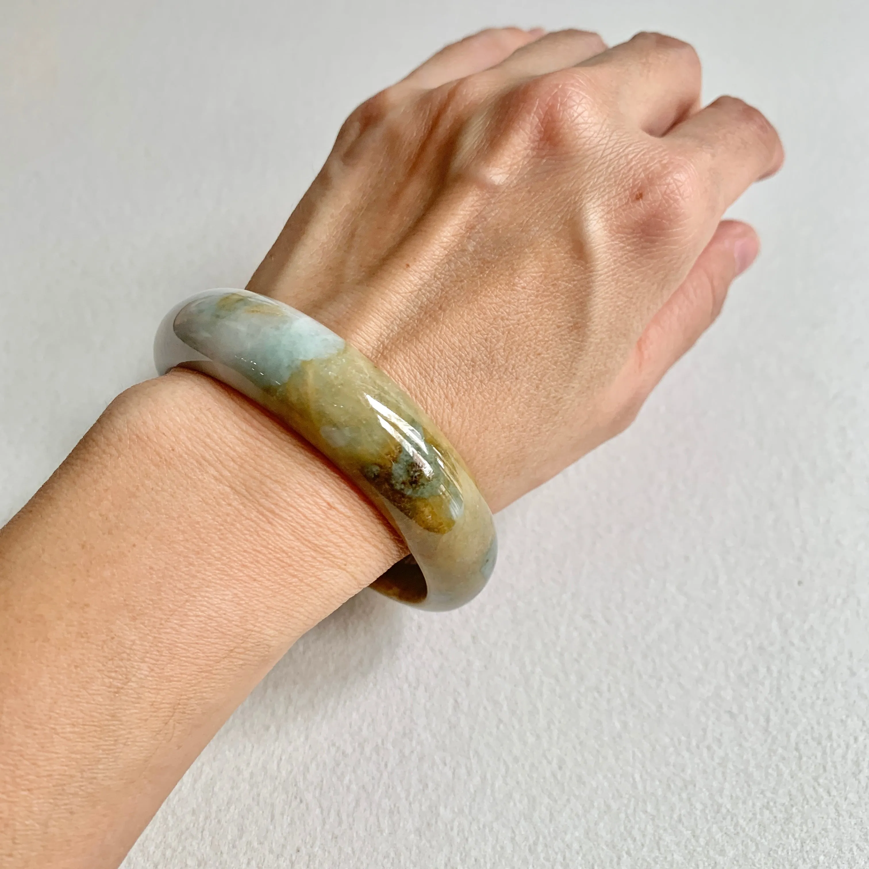 SOLD OUT: 58mm A-Grade Natural Earthy Tone Modern Round Bangle No. 600151