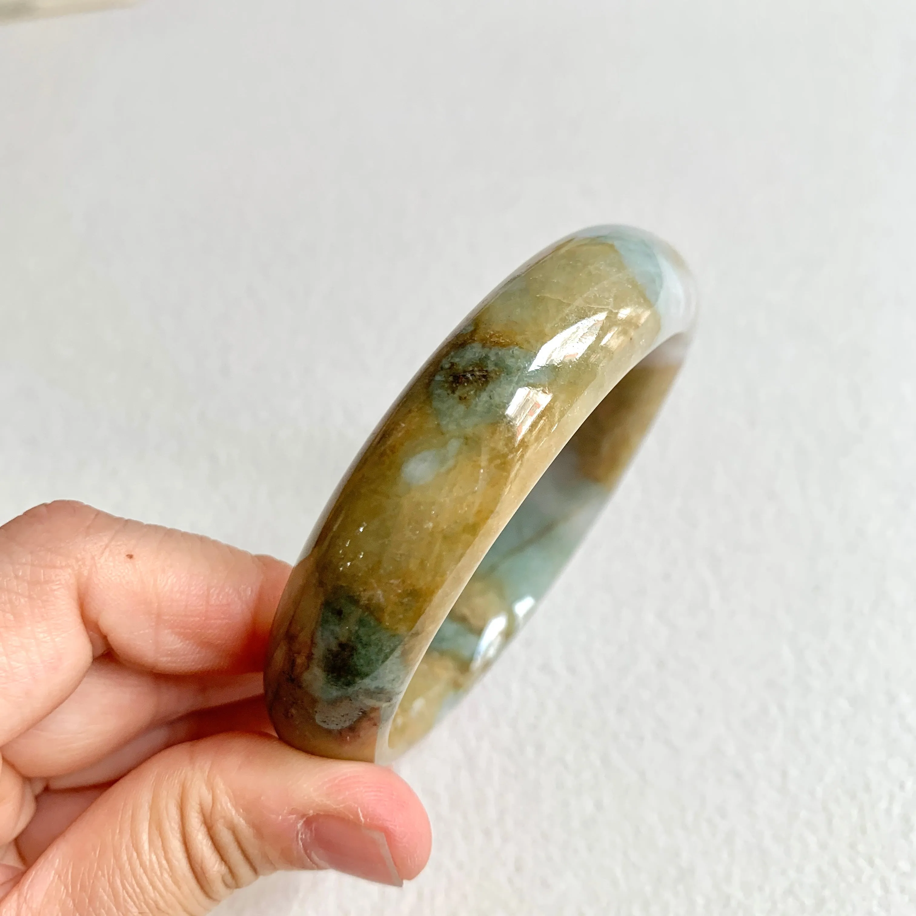 SOLD OUT: 58mm A-Grade Natural Earthy Tone Modern Round Bangle No. 600151