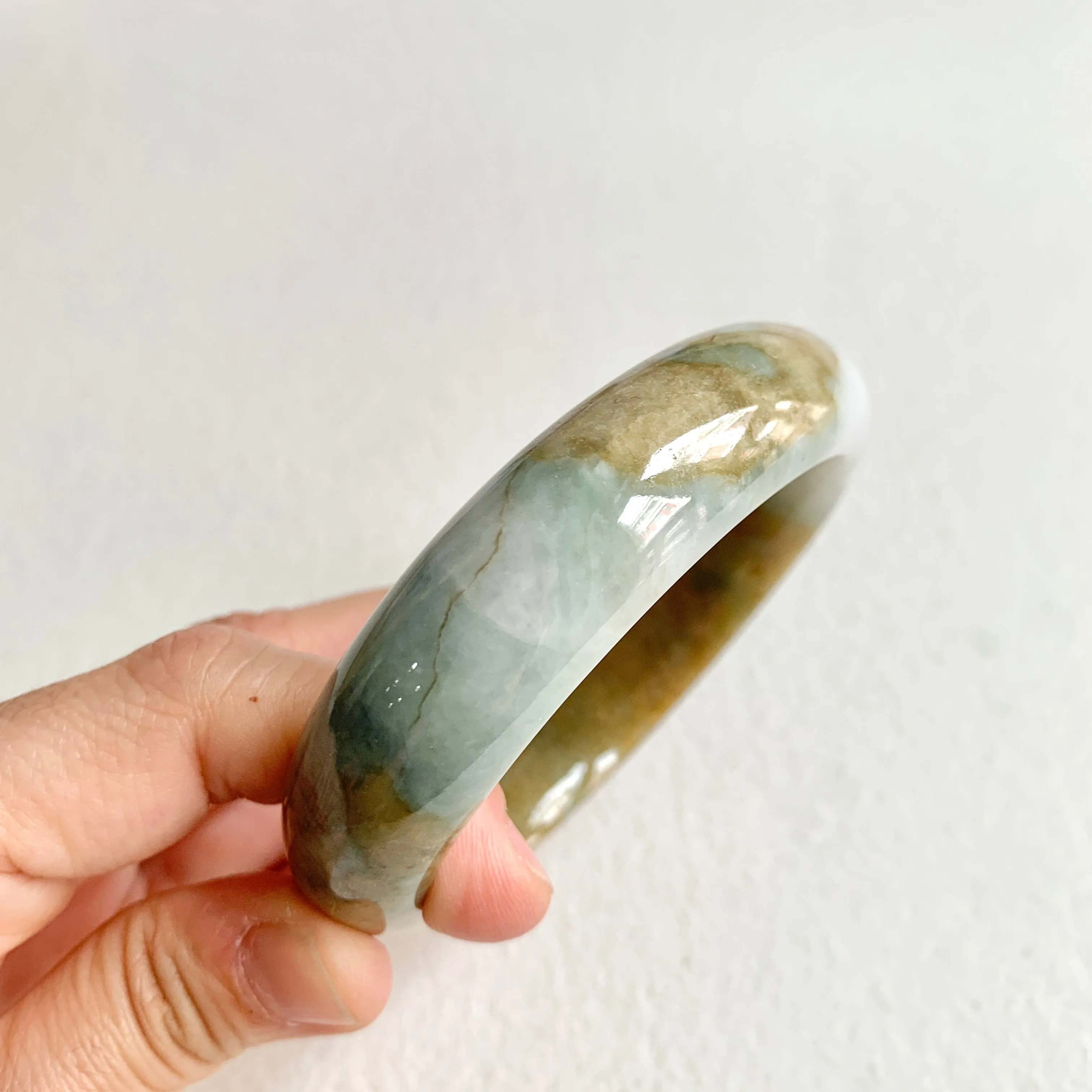 SOLD OUT: 58mm A-Grade Natural Earthy Tone Modern Round Bangle No. 600151