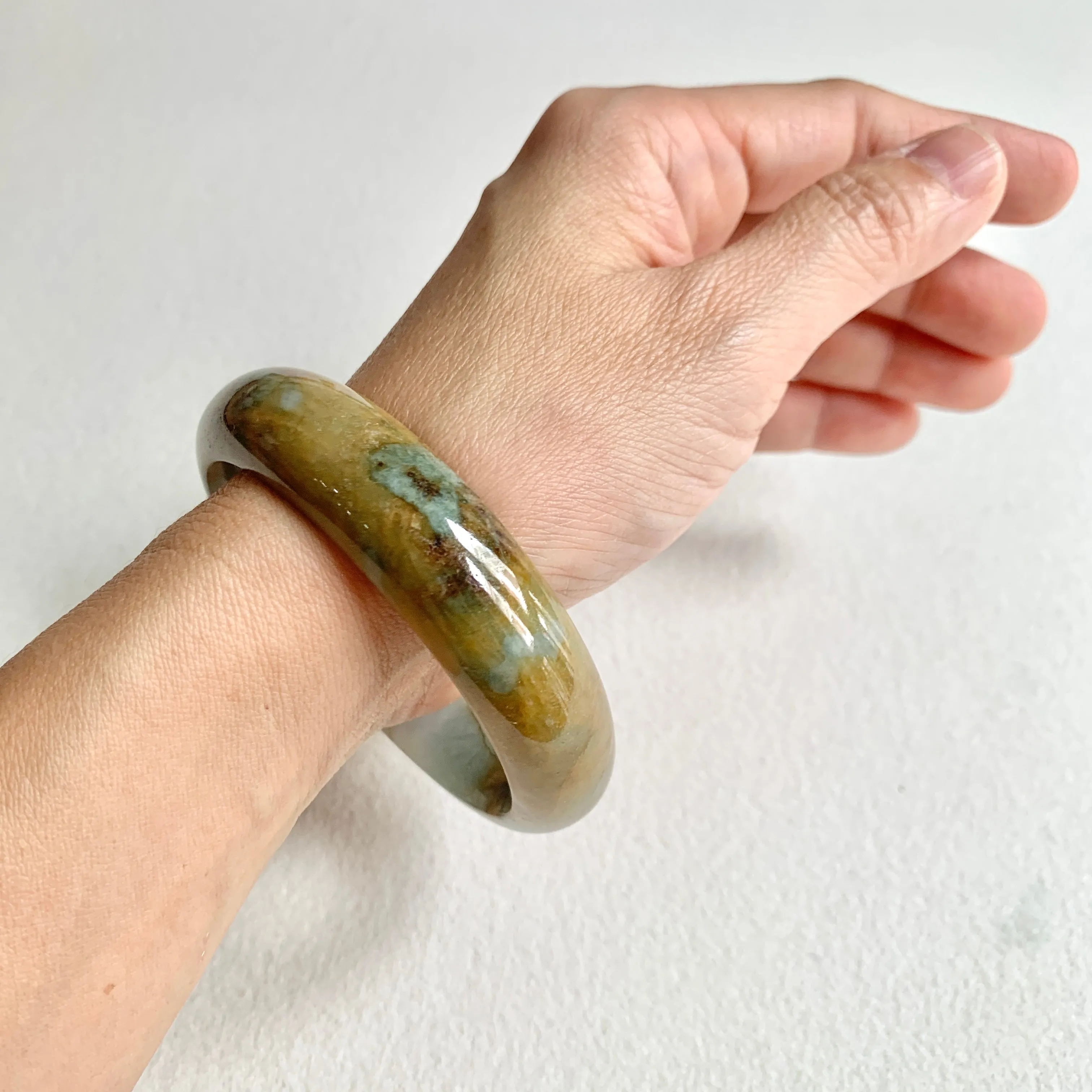 SOLD OUT: 58mm A-Grade Natural Earthy Tone Modern Round Bangle No. 600151