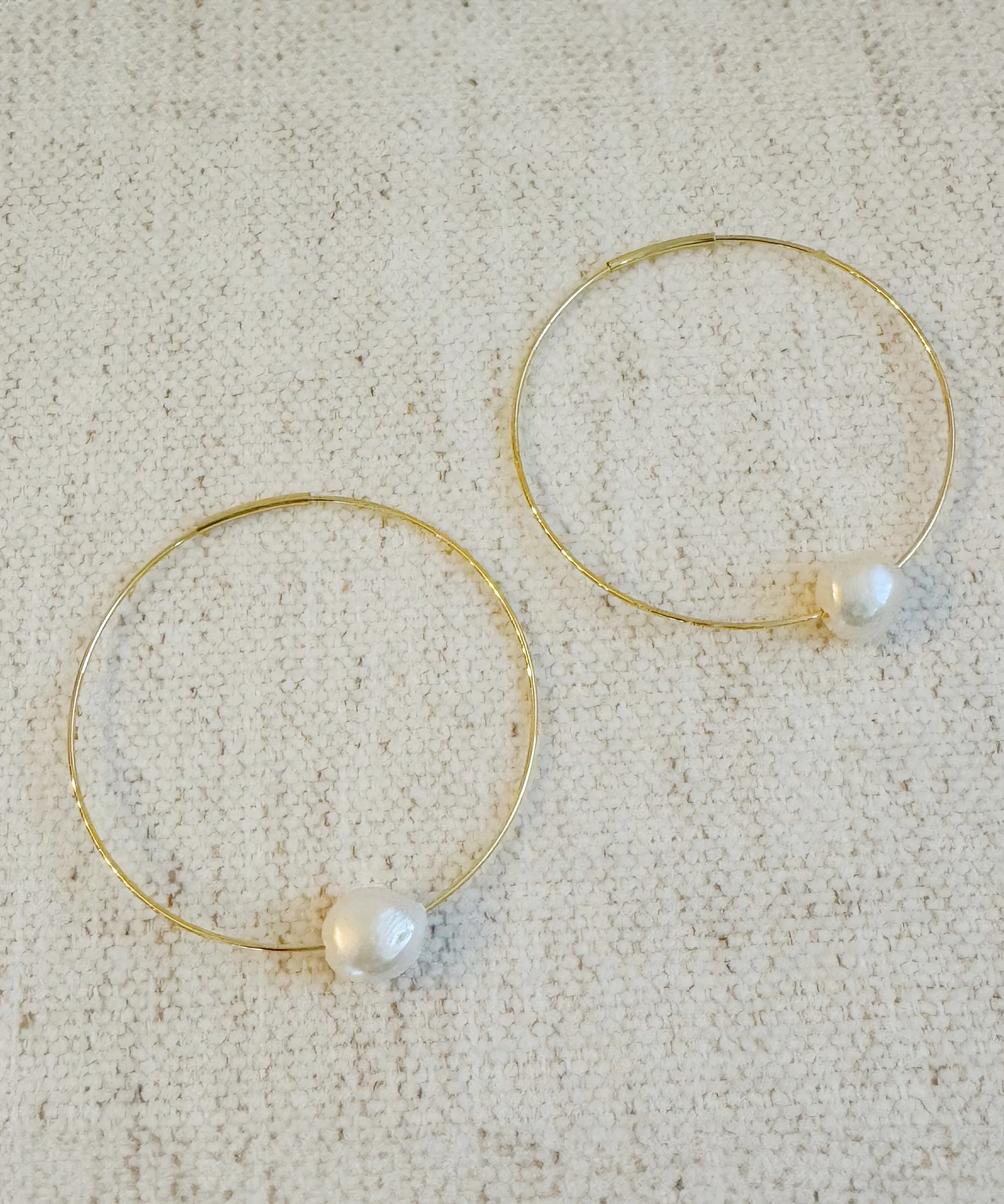 Solo Freshwater Pearl Hoop Earrings - Gold