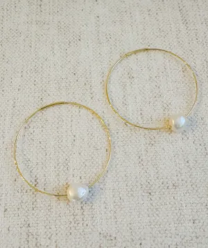 Solo Freshwater Pearl Hoop Earrings - Gold
