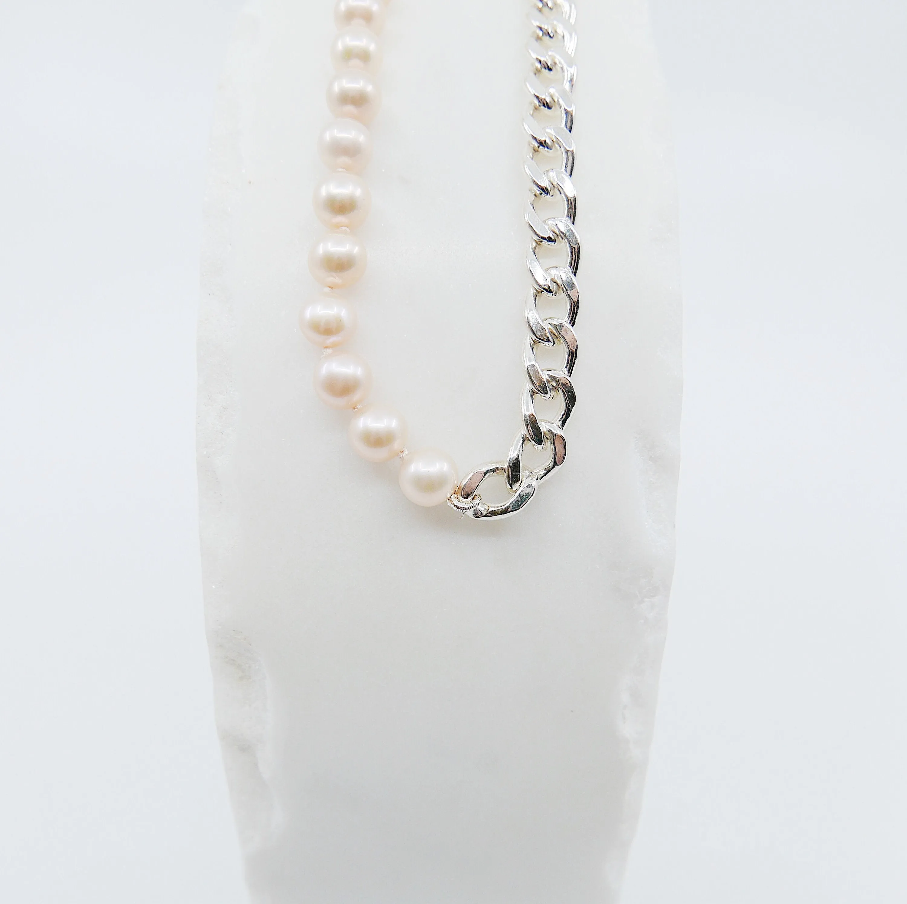 Split Personality Curb Choker