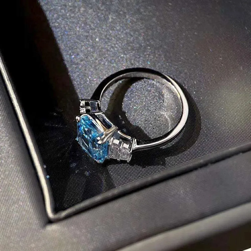 Terrific Blue Ice Cutting High Quality AAAAA High Carbon Diamonds Women's High Quality Fashion Fine Rings