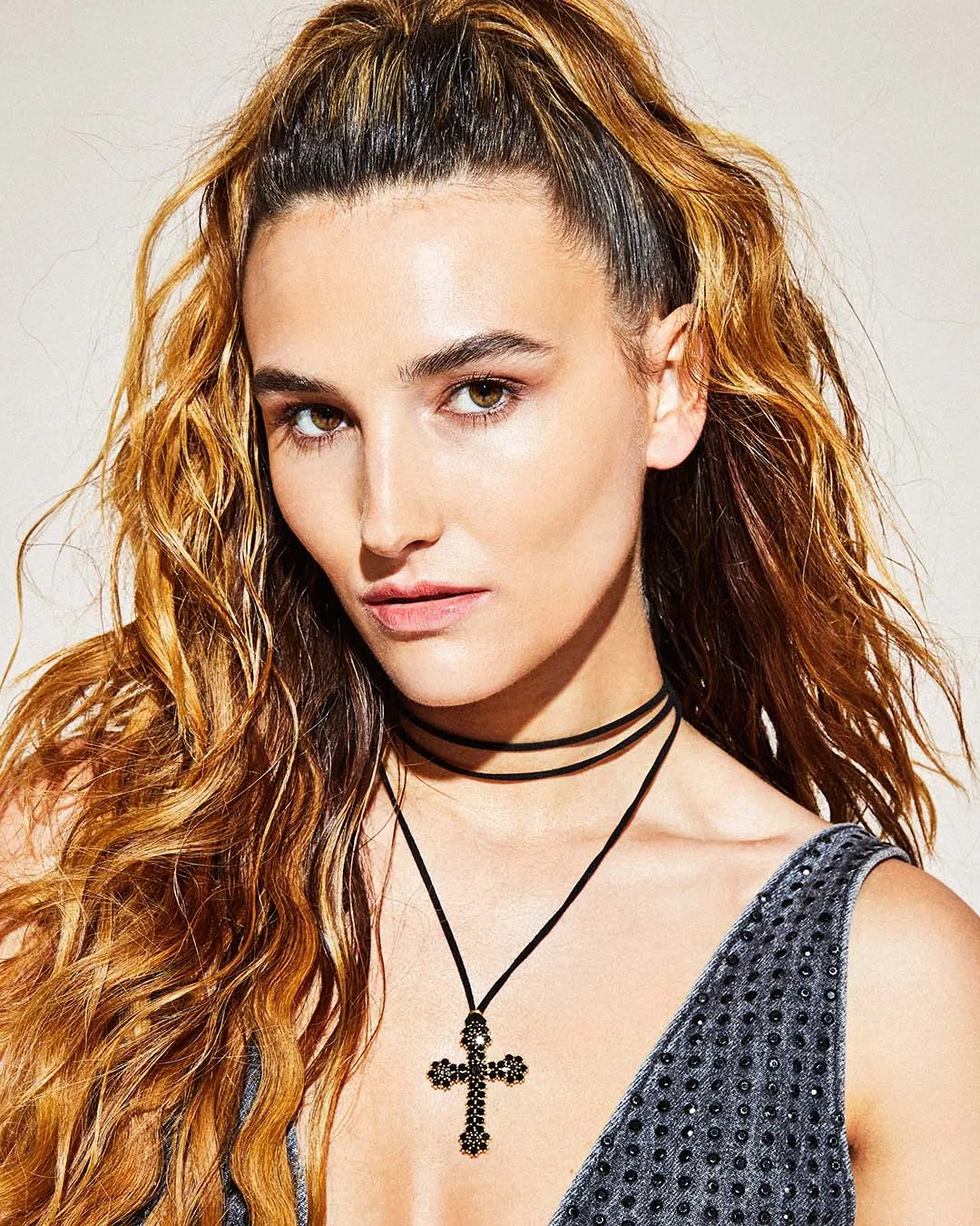The Kourtney cross pendant - gold plated