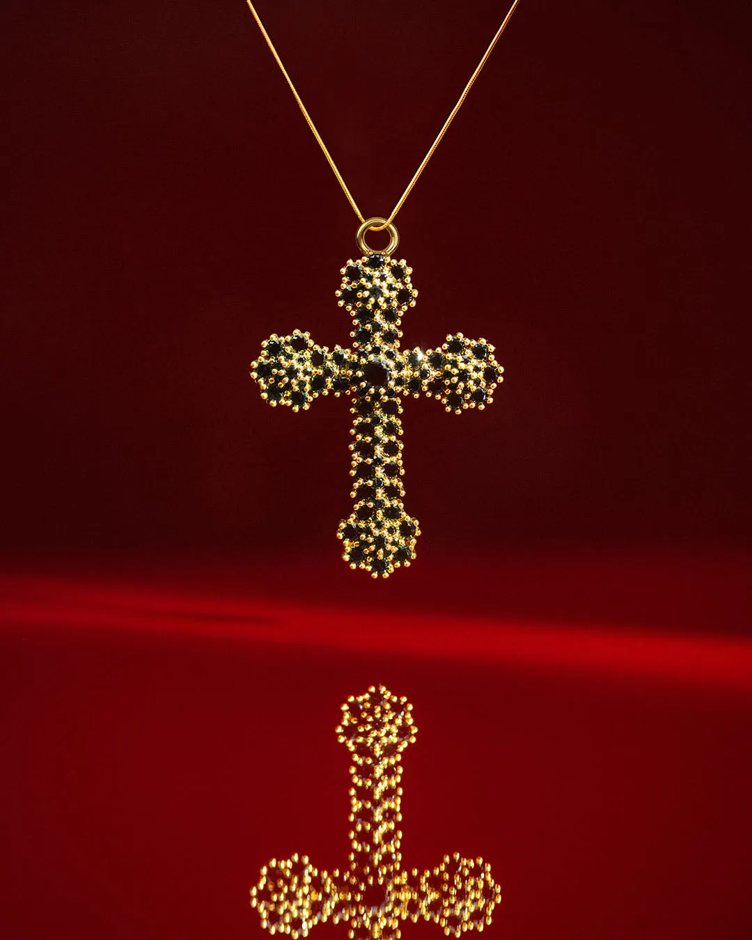 The Kourtney cross pendant - gold plated