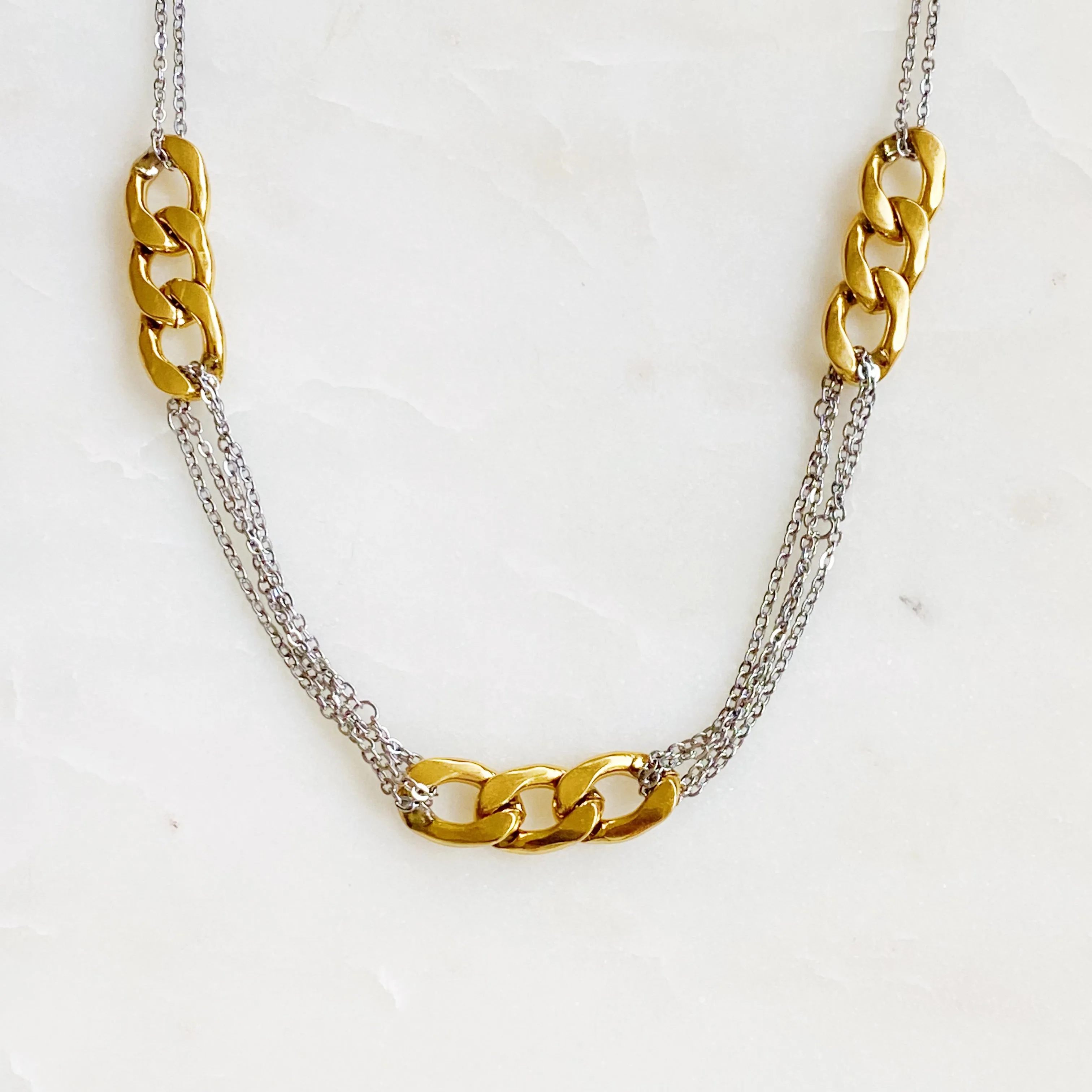 Two Toned Noble Chain Necklace