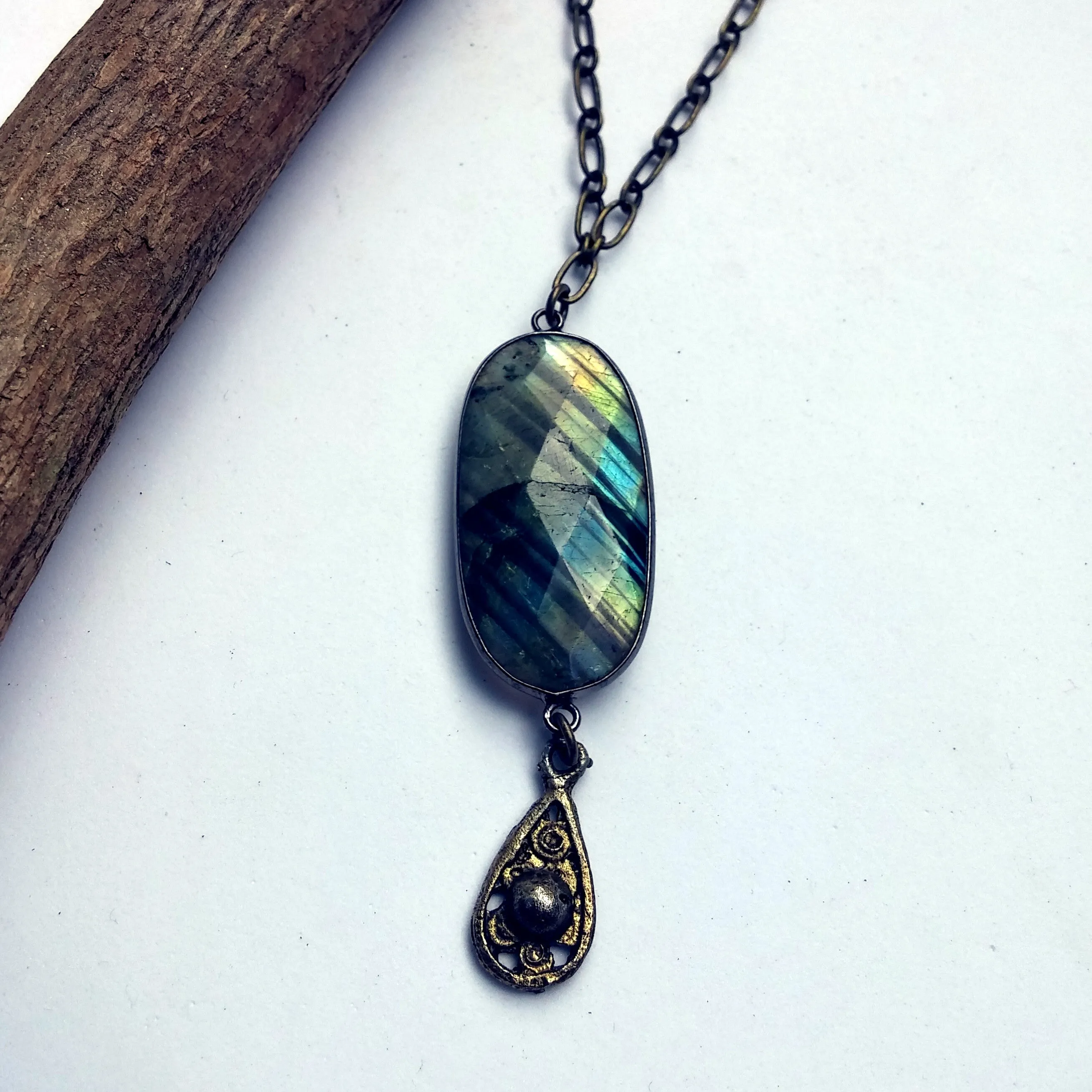 VINTAGE VICTORIAN STYLE LABRADORITE AND TEARDROP CHARM NECKLACE